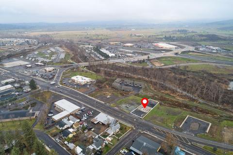 604 N Main St, Phoenix, OR 97535 photo 10