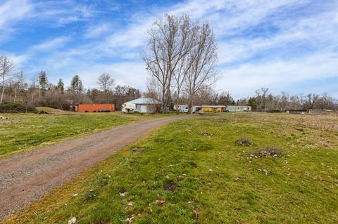 901 Riley Rd, Eagle Point, OR 97524 photo 3