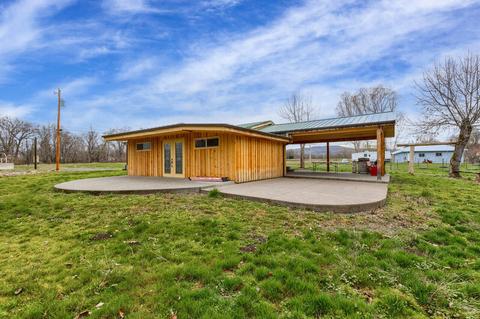 901 Riley Rd, Eagle Point, OR 97524 photo 10