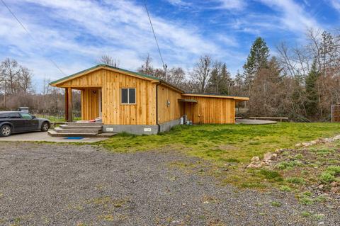 901 Riley Rd, Eagle Point, OR 97524 photo 8