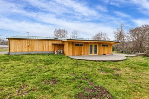 901 Riley Rd, Eagle Point, OR 97524 photo 9