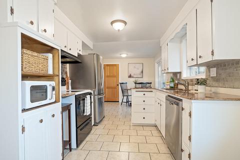 708 Talbot St, Eagle Point, OR 97524 photo 8