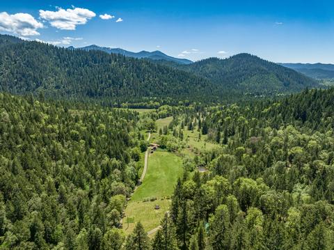 2930 Crooks Creek Rd, Selma, OR 97538