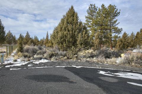 22018 Quebec Ct, Bend, OR 97702 photo 1