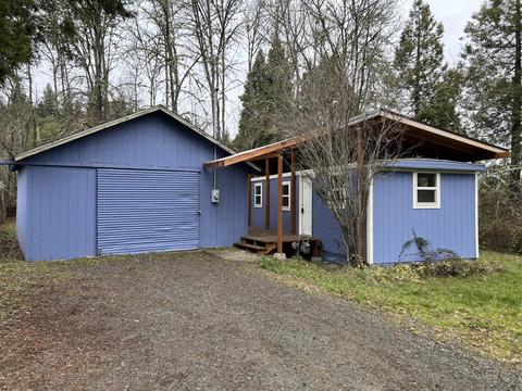 460 NW Fairchild St, Canyonville, OR 97417