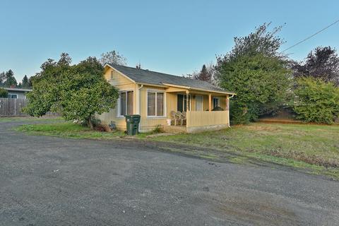 1113 W Central Ave, Sutherlin, OR 97479