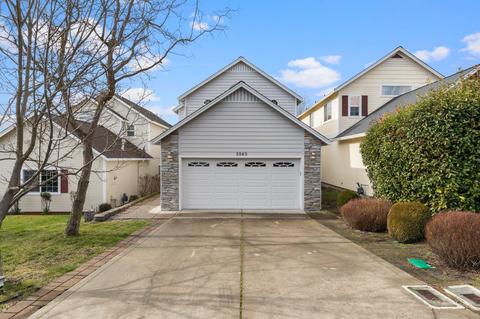 3563 S Village Dr, Medford, OR 97504