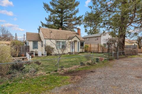 44 Kenwood Ave, Medford, OR 97501