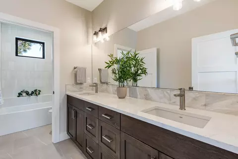 Bath - 3178 NW Celilo Ln, Bend, OR 97703 photo 3 of 3