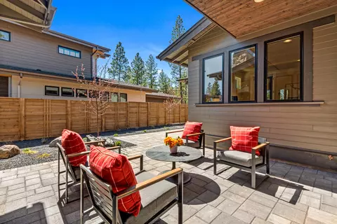 Exterior - 3178 NW Celilo Ln, Bend, OR 97703 photo 6 of 9