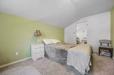 Bedroom - 22344 Pheasant Ln, Chiloquin, OR 97624 photo 5 of 7