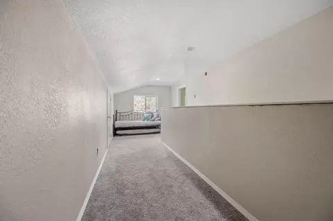 Entry Way - 22344 Pheasant Ln, Chiloquin, OR 97624 photo 1 of 1