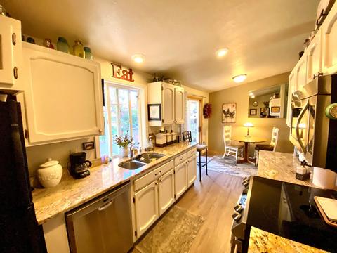 2551 NE Ocker Dr, Bend, OR 97701 photo 2