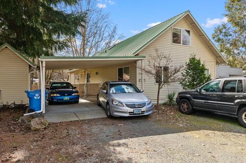 1125 Rogue River Hwy, Gold Hill, OR 97525