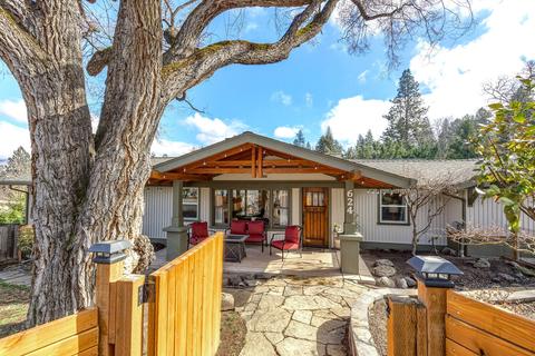 624 Beach St, Ashland, OR 97520