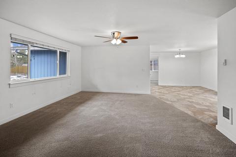 63385 Omer Dr, Bend, OR 97701 photo 13