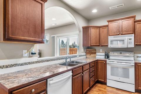 21330 NEagle Crossing Ave, Bend, OR 97701 photo 8
