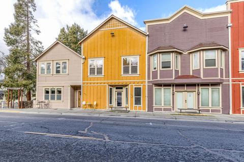 171 E St, Jacksonville, OR 97530 photo 1