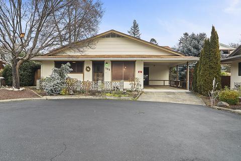 105 Rogue Ct, Rogue River, OR 97537