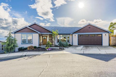 361 Avalon Ter, Eagle Point, OR 97524 photo 1