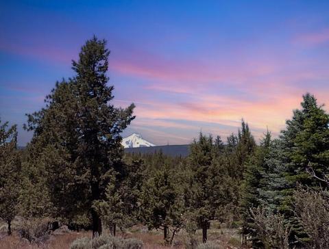17630 Mountain View Rd, Sisters, OR 97759