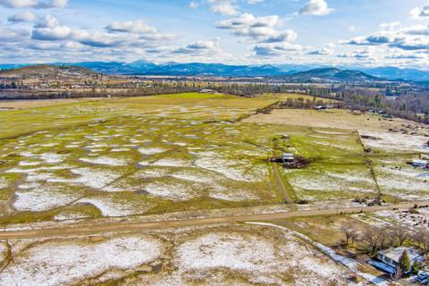 435 Trails End Ln, Eagle Point, OR 97524 photo 14