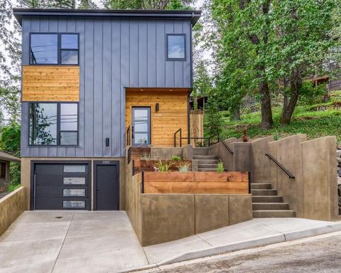 1320 Oregon St, Ashland, OR 97520