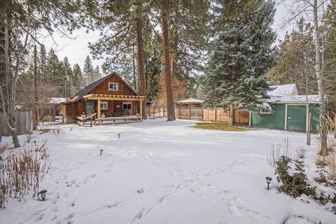 547 E Jefferson Ave, Sisters, OR 97759 photo 2