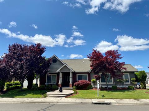 117 Pebble Creek Dr, Eagle Point, OR 97524