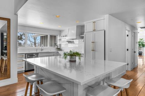 63210 Overtree Rd, Bend, OR 97701 photo 4