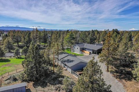 63210 Overtree Rd, Bend, OR 97701 photo 2
