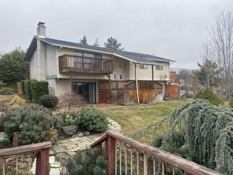 1561 Moon Ter, Medford, OR 97504