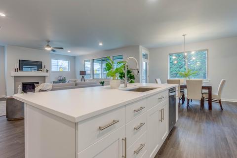20854 SE Delta Dr, Bend, OR 97702 photo 2