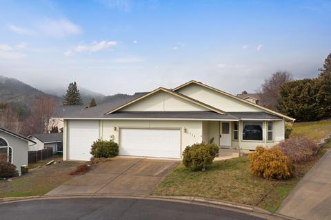 112 Cedar Ridge Ter, Rogue River, OR 97537