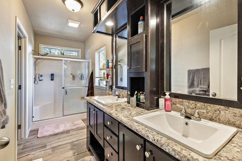 537 W River St, Cave Junction, OR 97523 photo 12