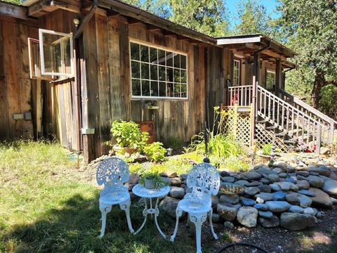 12100 Takilma Rd, Cave Junction, OR 97523