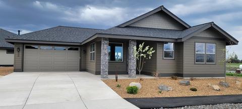 2506 NW Redwood Ave, Redmond, OR 97756