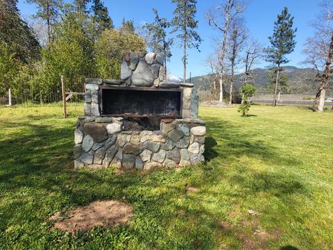 7750 Holland Loop Rd, Cave Junction, OR 97523 photo 10
