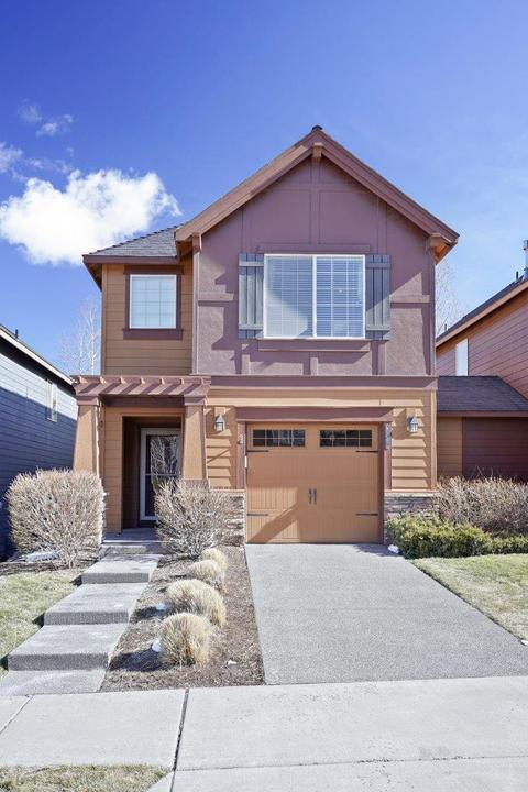 20280 Schaeffer Dr, Bend, OR 97703 photo 2