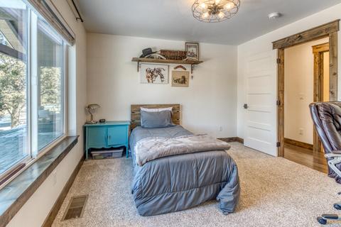 21027 Gift Rd, Bend, OR 97703 photo 31