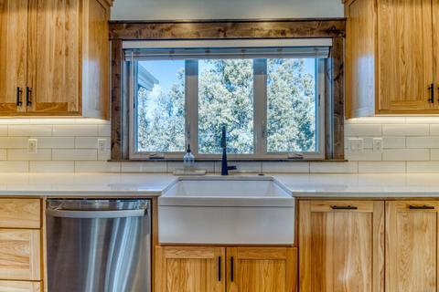 21027 Gift Rd, Bend, OR 97703 photo 12