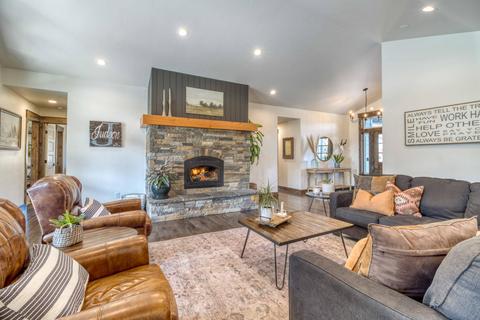 21027 Gift Rd, Bend, OR 97703 photo 6