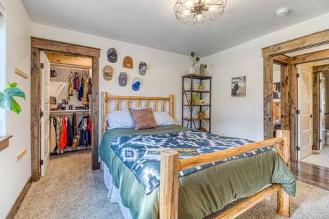 21027 Gift Rd, Bend, OR 97703 photo 36