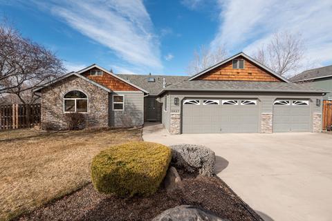 3827 SW Volcano Ave, Redmond, OR 97756