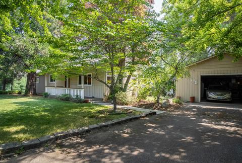 180 Crowson Rd, Ashland, OR 97520