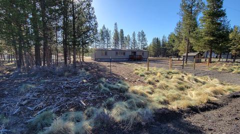10853 Split Rail Rd, La Pine, OR 97739 photo 2