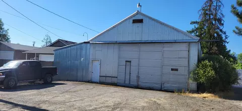 2365 Meadows Ln, Medford, OR 97501