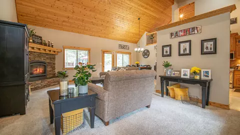 16507 Sprague Loop, La Pine, OR 97739 photo 4
