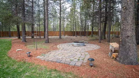 16507 Sprague Loop, La Pine, OR 97739 photo 32