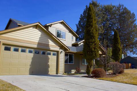 19982 Cliffrose Dr, Bend, OR 97702